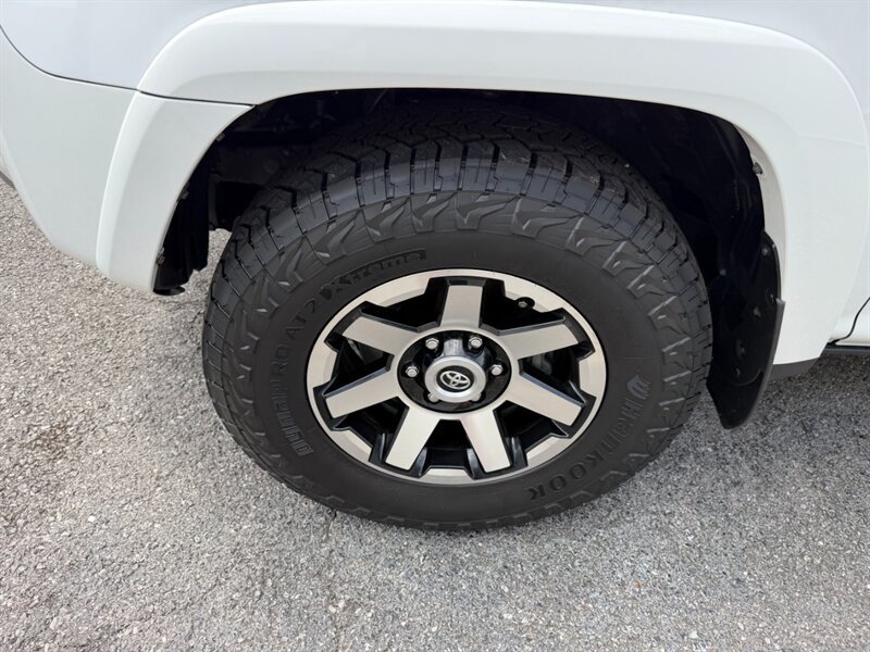 Used 2019 Toyota 4Runner TRD Off-Road Premium AWD/4WD image 15