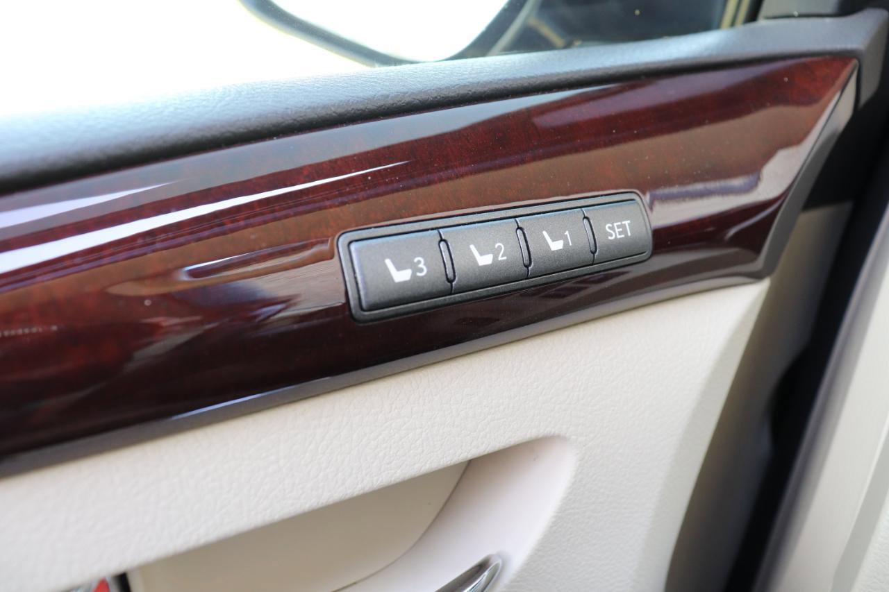 Used 2014 Lexus LX 570 4WD image 81