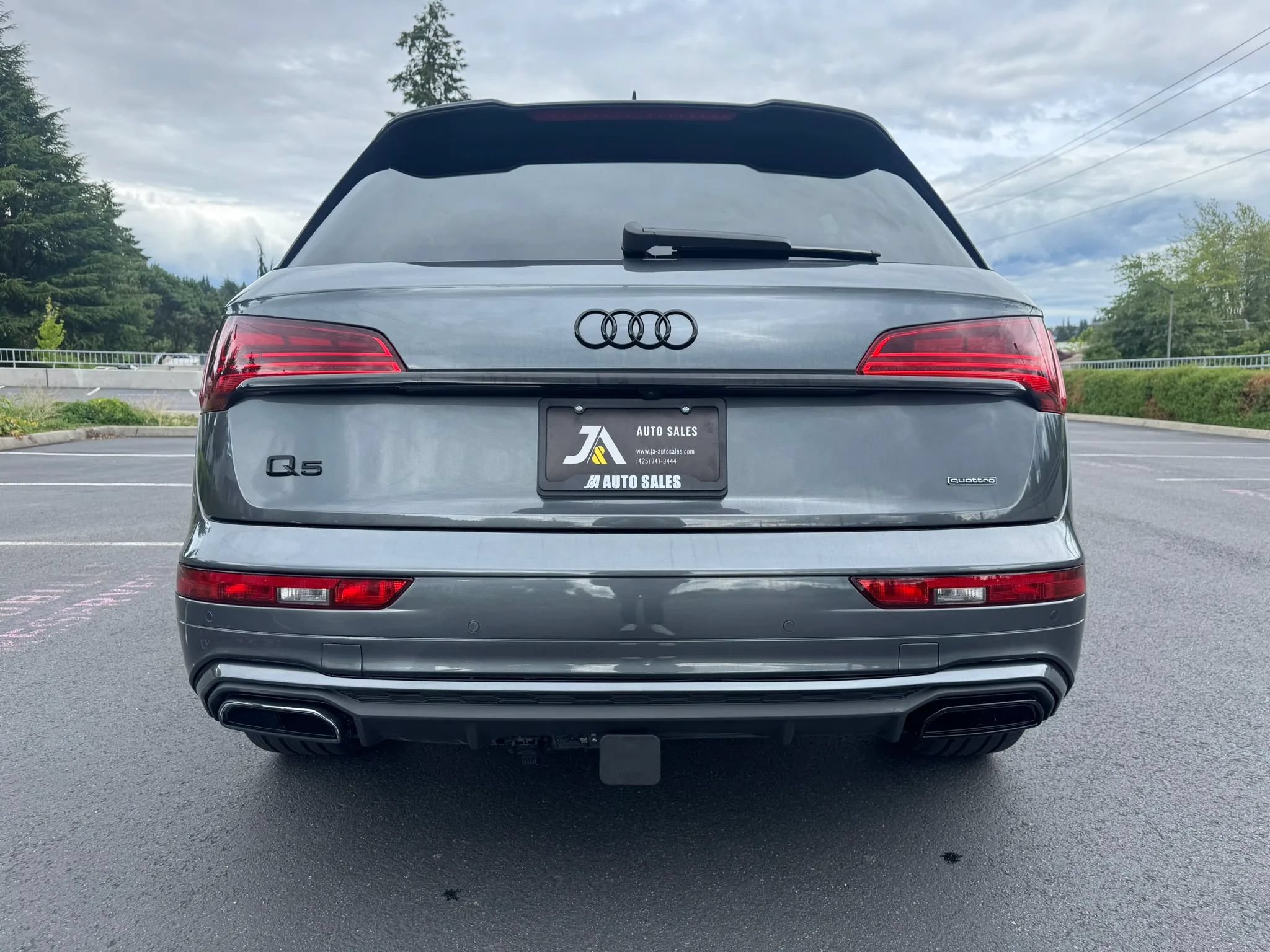 Used 2023 Audi Q5 e Prestige w/ Prestige Package AWD/4WD image 9