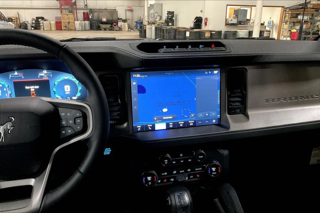 New 2025 Ford Bronco Outer Banks w/ Sasquatch Package AWD/4WD image 7