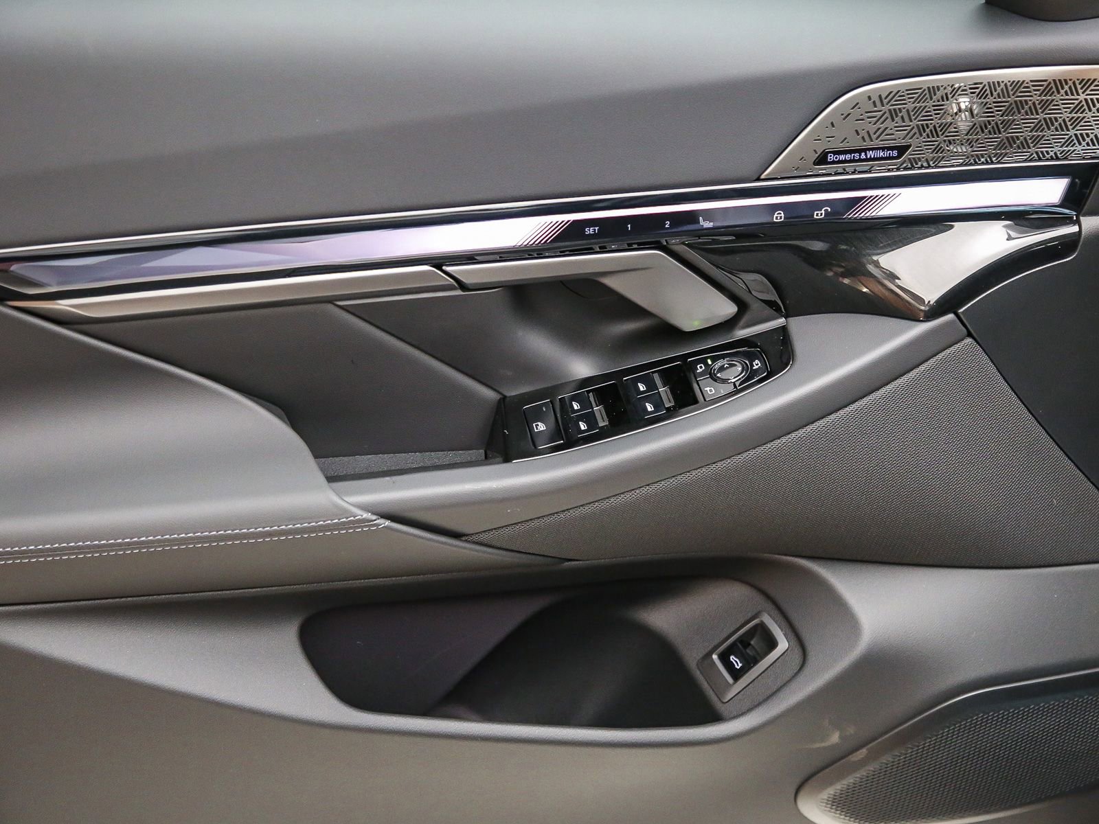 New 2027 BMW 550e xDrive AWD/4WD image 25