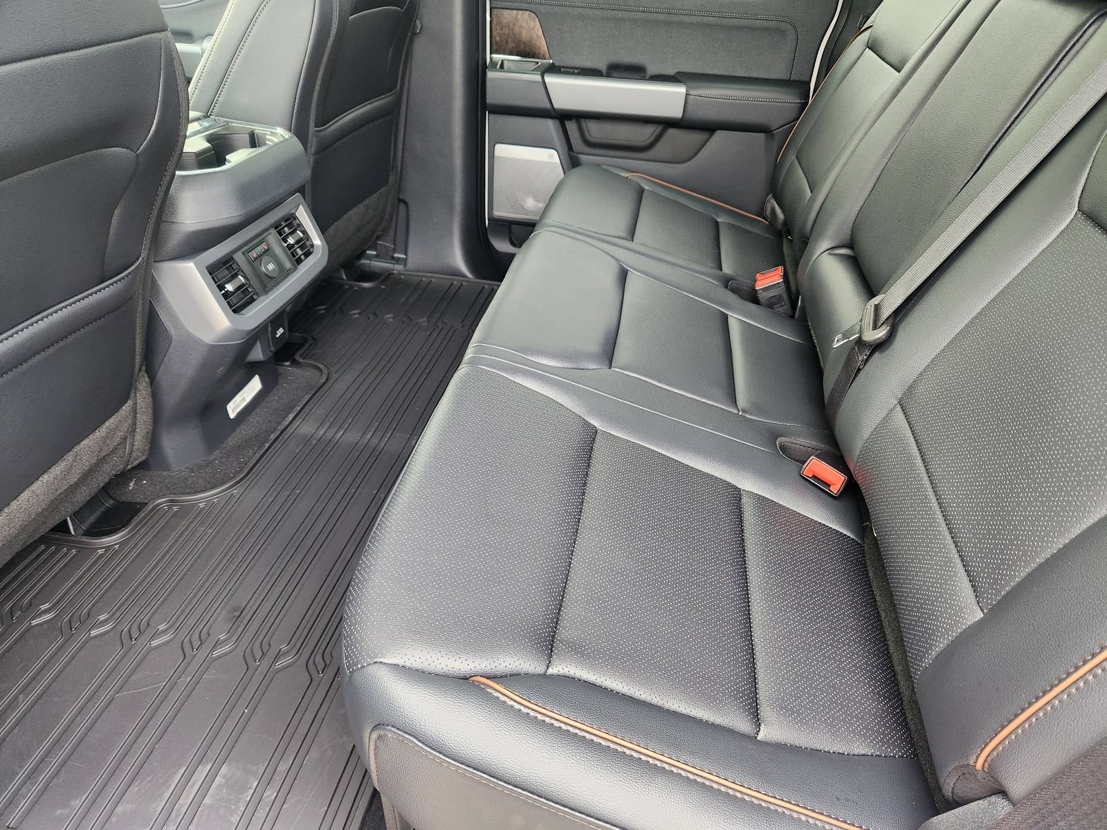 New 2026 Ford F250 Lariat w/ FX4 Off-Road Package AWD/4WD image 25
