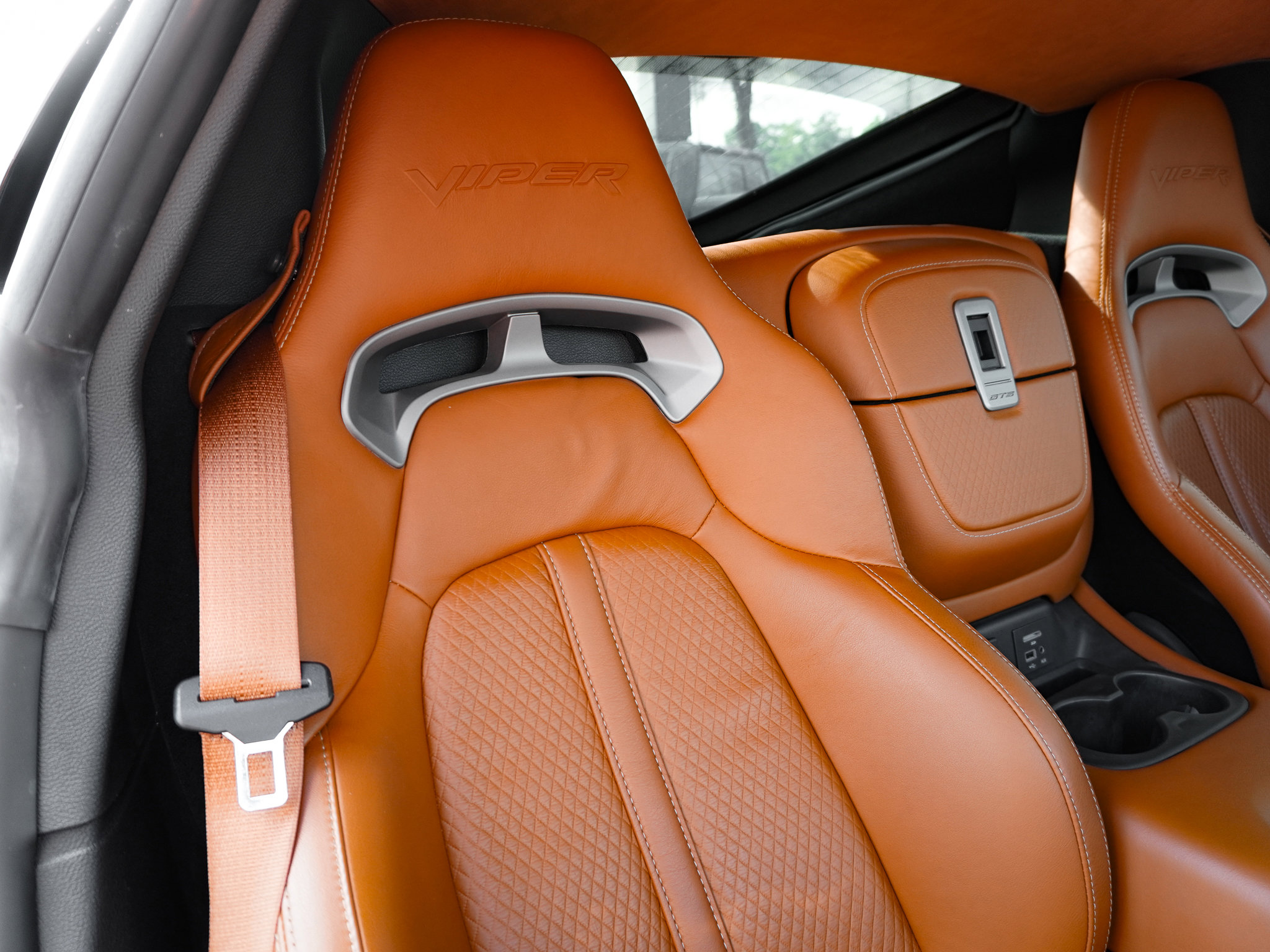 Used 2013 SRT Viper GTS w/ GTS Laguna Interior Pkg image 34