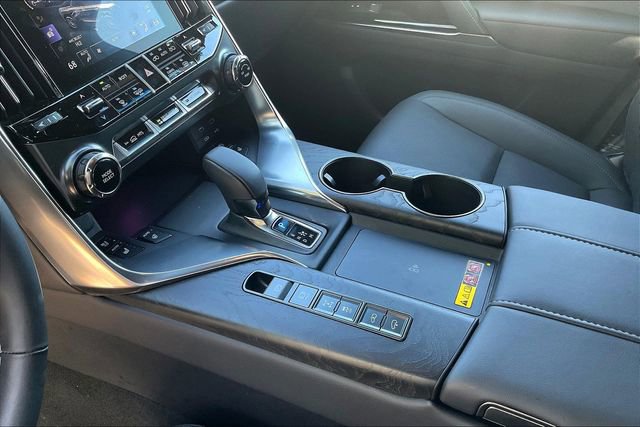 Used 2025 Lexus LX 700h Overtrail w/ Accessory Package (Z1) AWD/4WD image 18