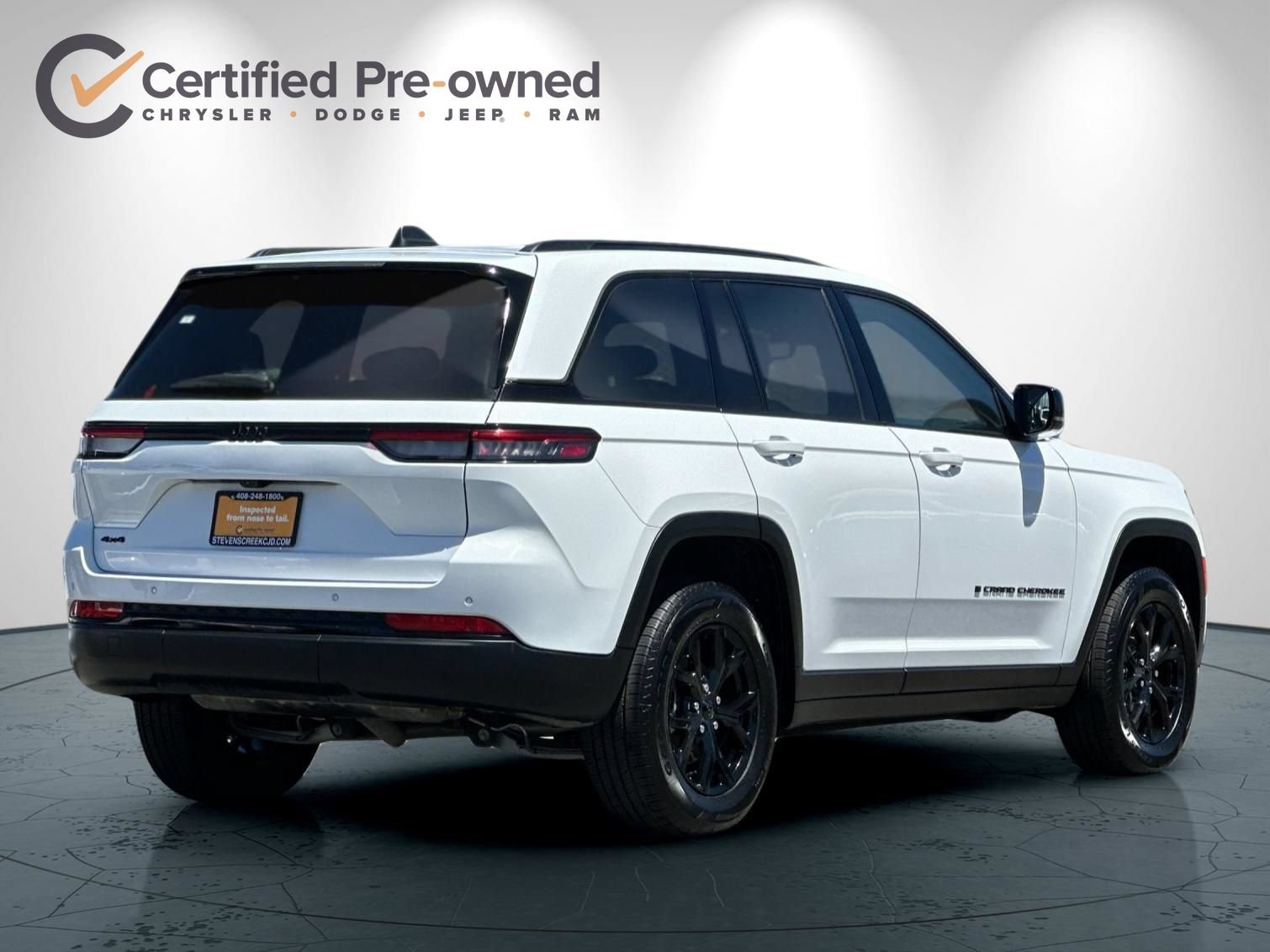 Used 2024 Jeep Grand Cherokee Altitude AWD/4WD image 4