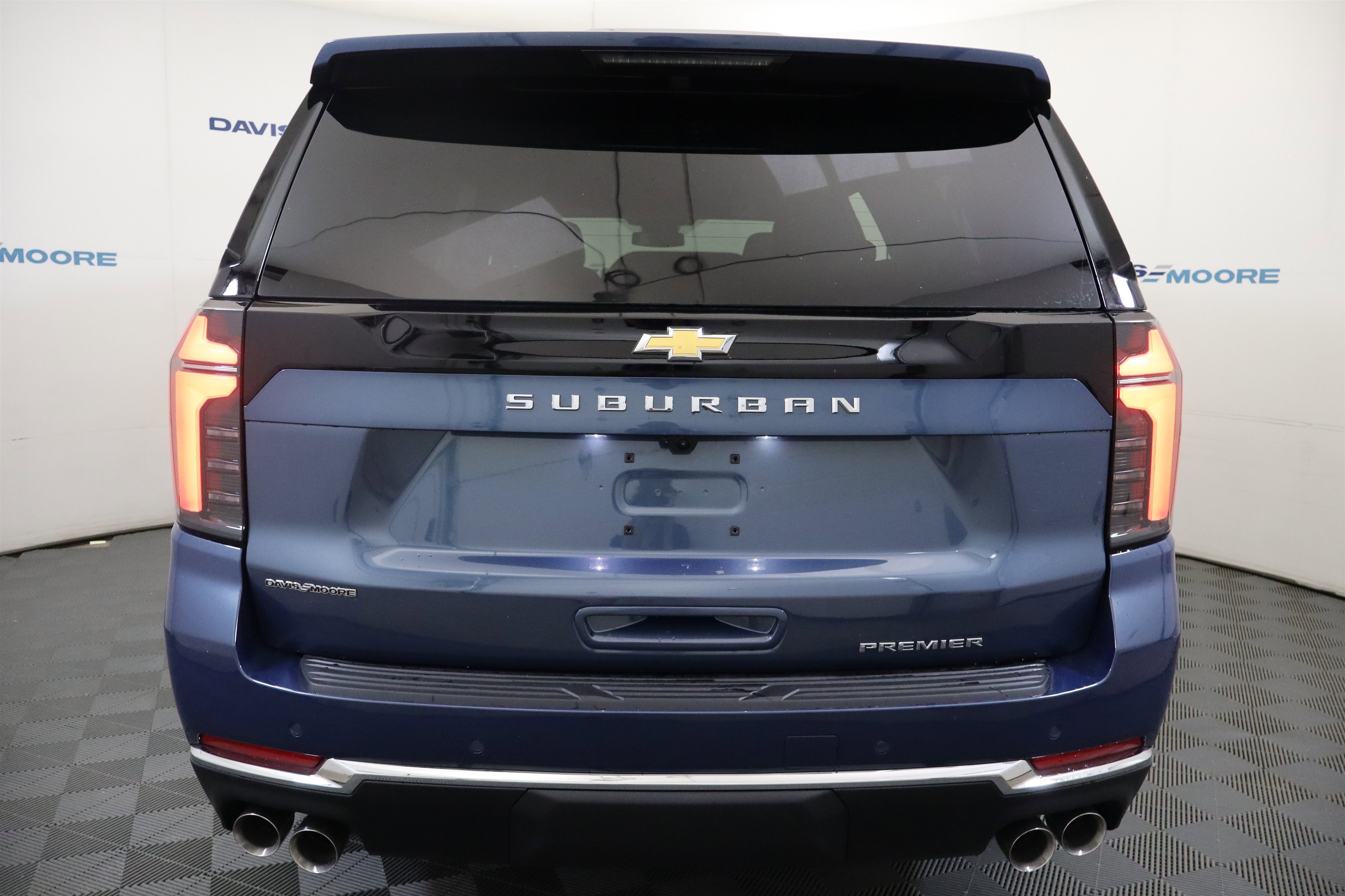 New 2025 Chevrolet Suburban Premier image 7