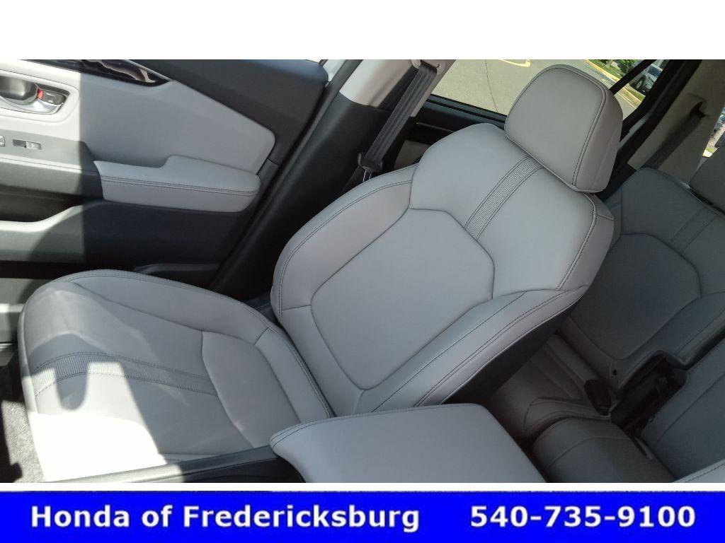 Certified 2025 Honda Pilot Touring image 28