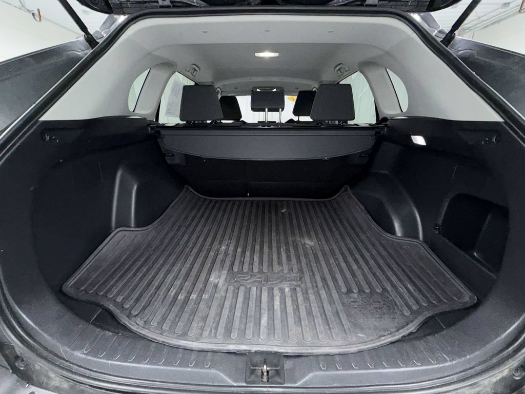 Certified 2024 Toyota RAV4 LE AWD/4WD image 17