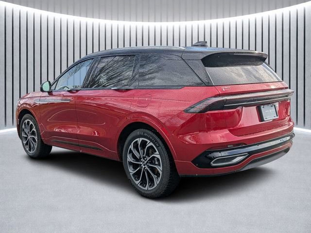 Used 2025 Lincoln Nautilus Reserve AWD/4WD image 7