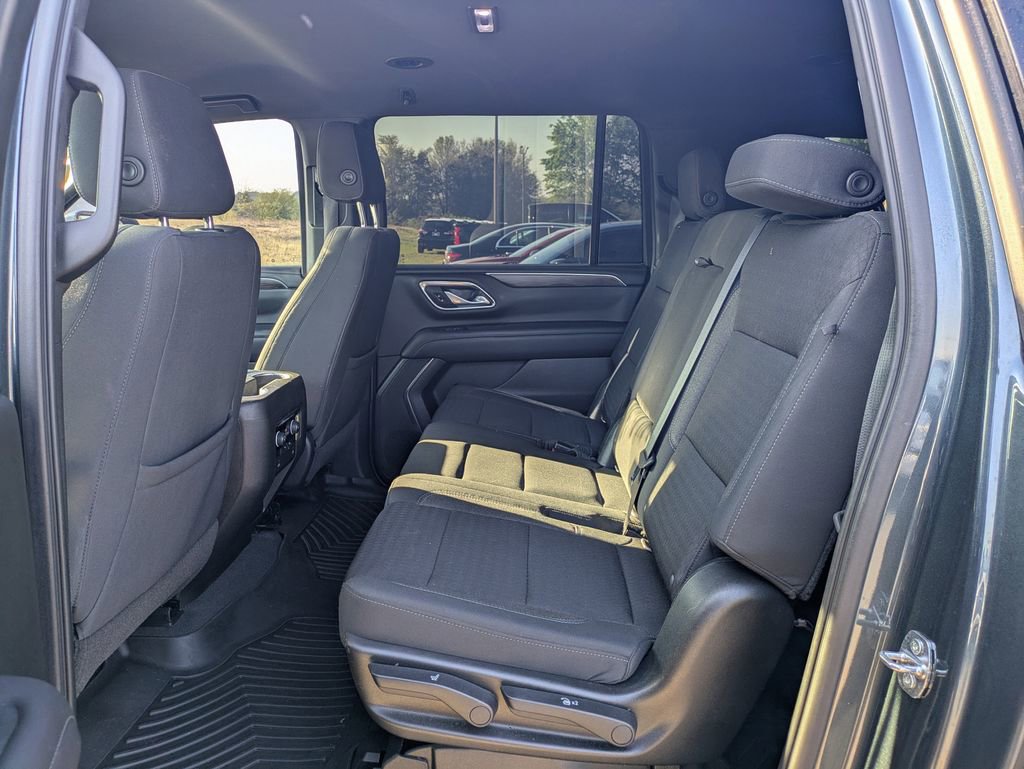 Used 2021 Chevrolet Suburban LS RWD image 12