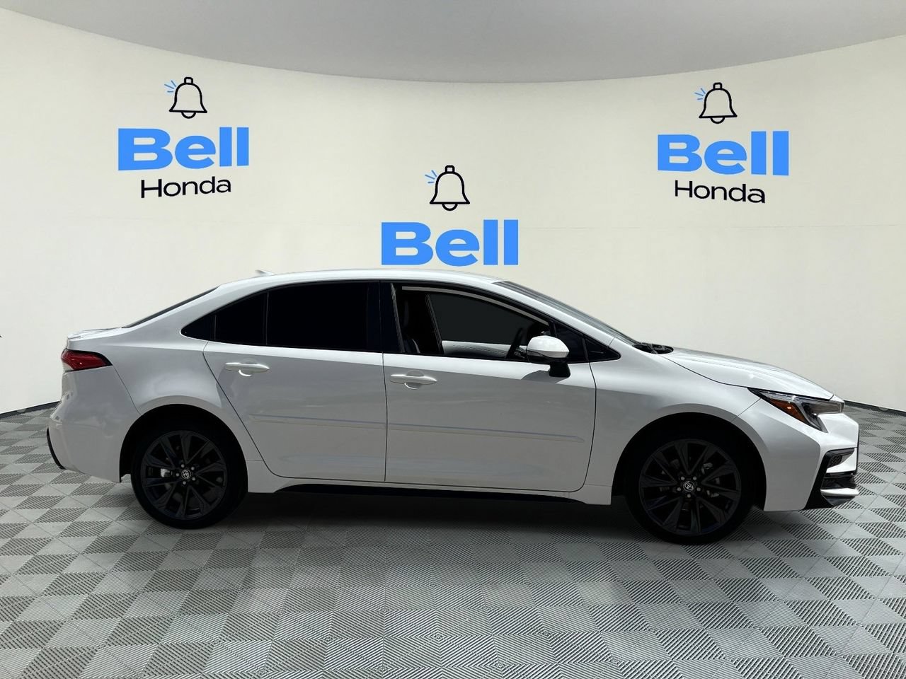 Used 2026 Toyota Corolla SE w/ Carpet Mat Package (TMS) FWD image 5