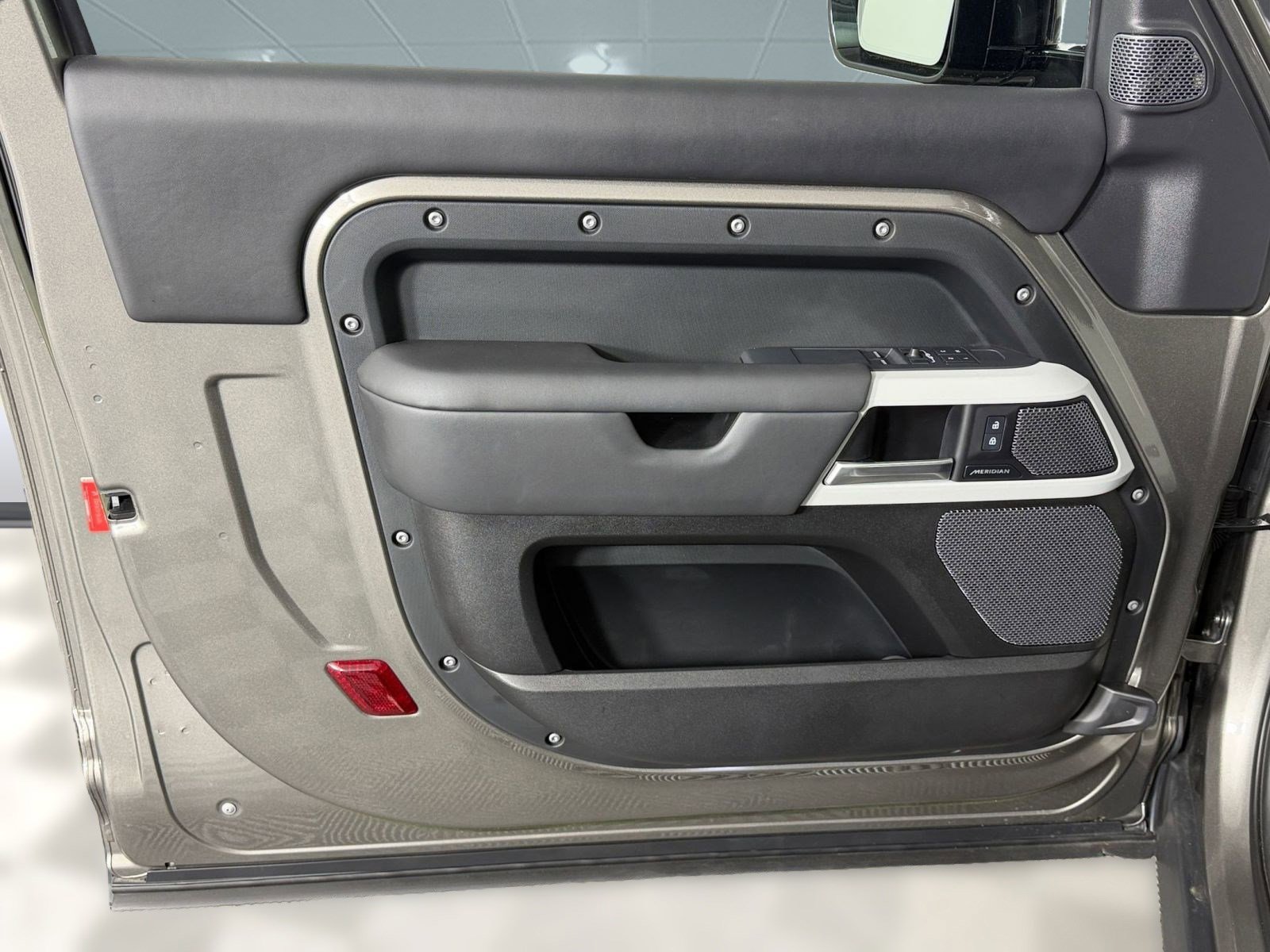 Used 2023 Land Rover Defender 90 S image 18