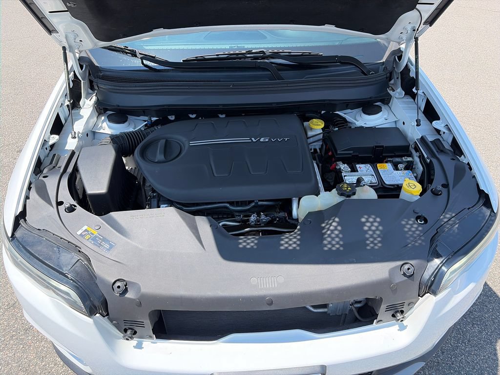 Used 2019 Jeep Cherokee Limited AWD/4WD image 22