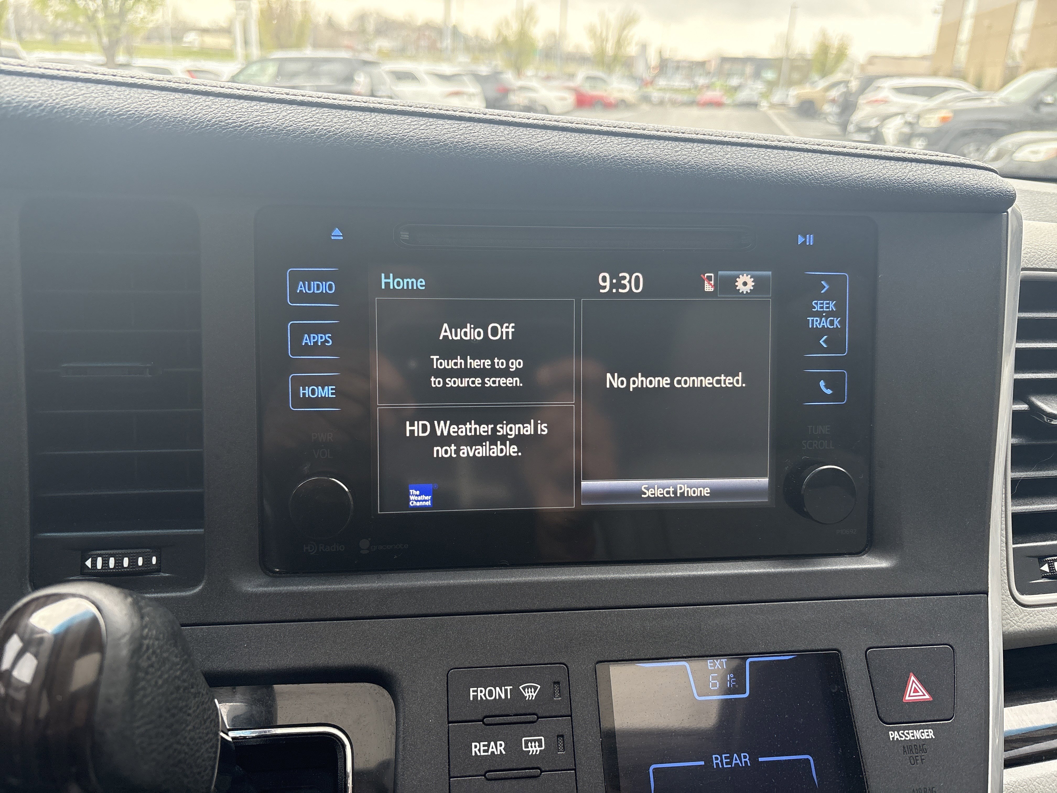 Used 2015 Toyota Sienna XLE image 24