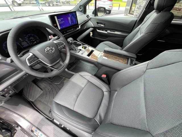 Used 2025 Toyota Sienna Limited AWD/4WD image 6