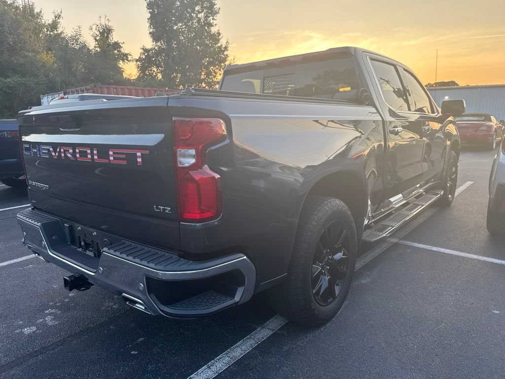 Used 2022 Chevrolet Silverado 1500 LTZ w/ LTZ Premium Package AWD/4WD image 5