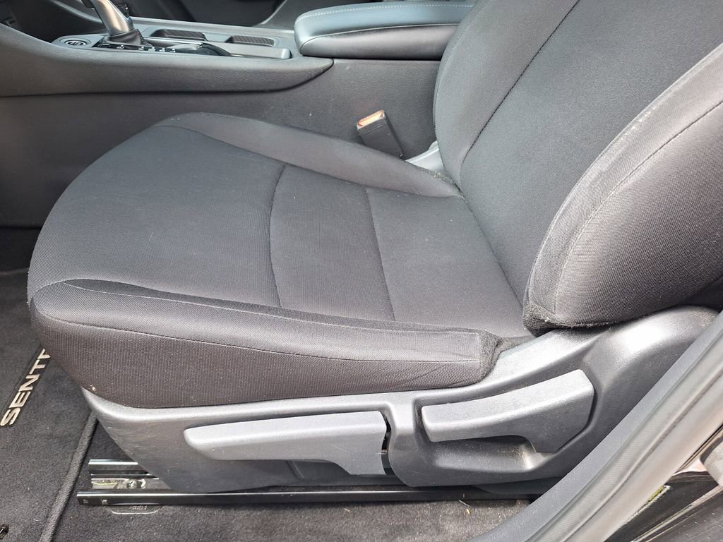 Used 2024 Nissan Sentra S image 29