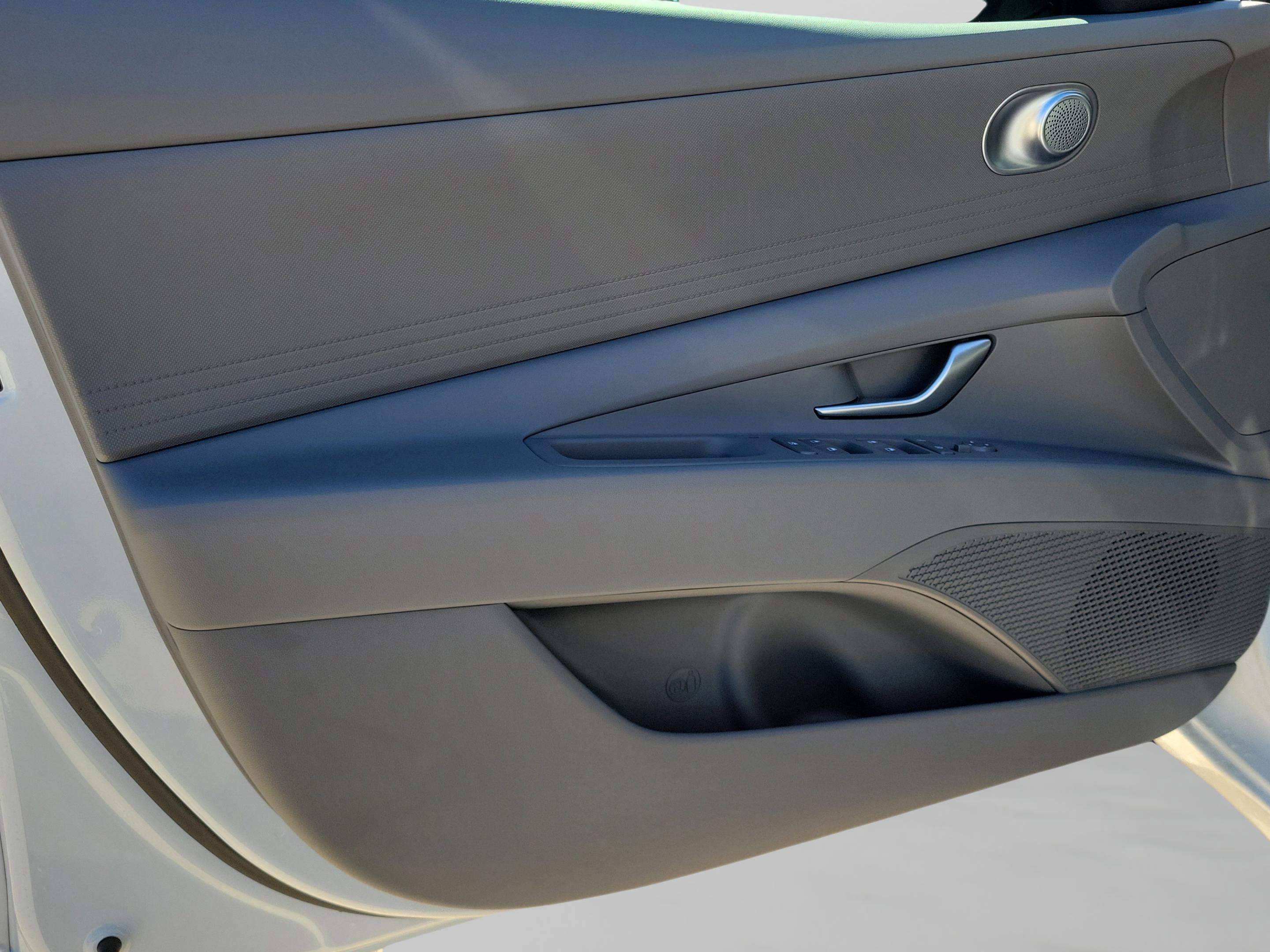 New 2026 Hyundai Elantra SE image 22