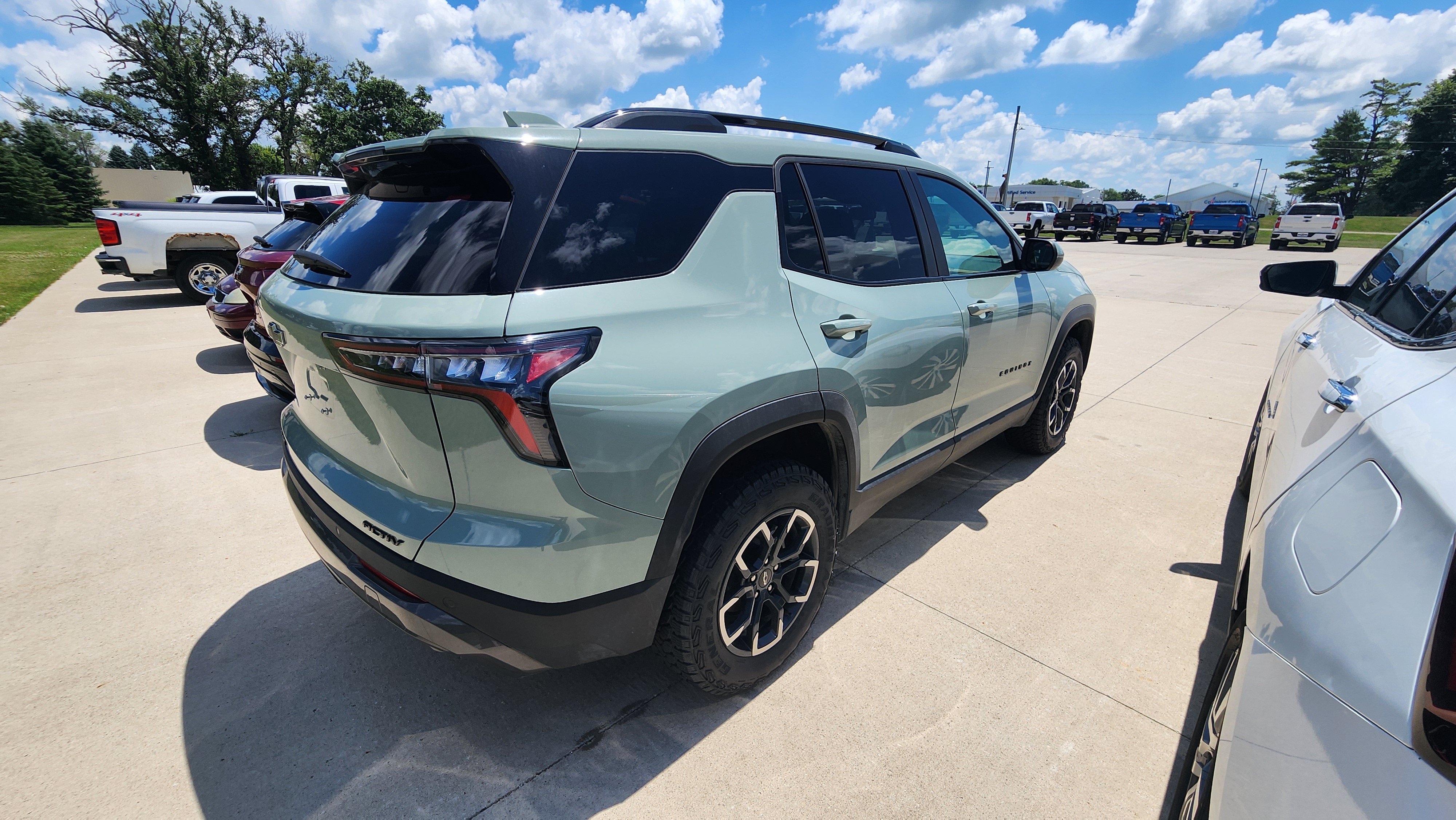 Certified 2026 Chevrolet Equinox ACTIV AWD/4WD image 5