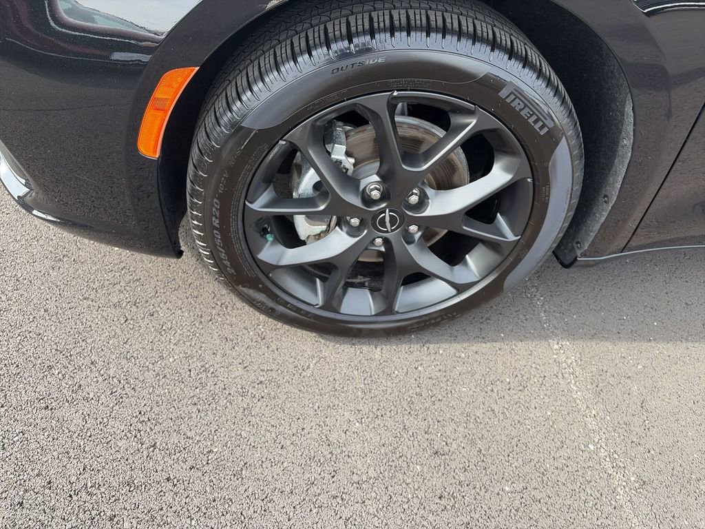 Used 2024 Chrysler Pacifica Touring-L w/ S Appearance Package FWD image 10