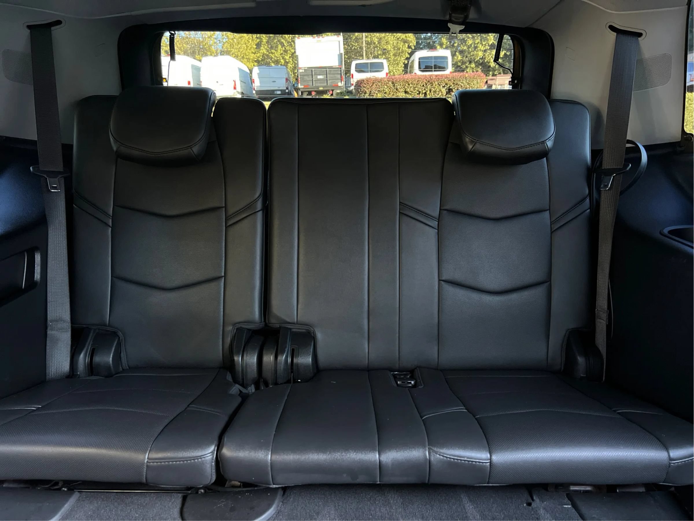 Used 2018 Cadillac Escalade Luxury AWD/4WD image 22