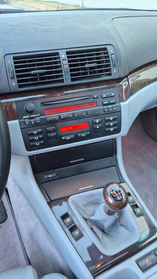 Used 2004 BMW 325Ci Coupe image 28