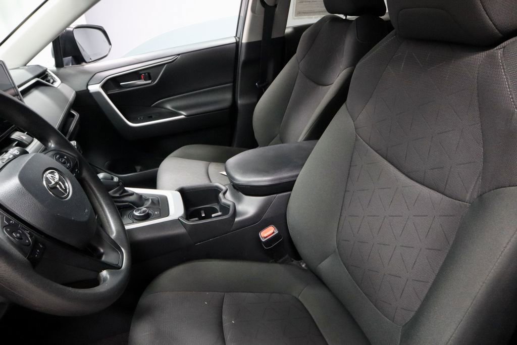 Used 2024 Toyota RAV4 XLE AWD/4WD image 26