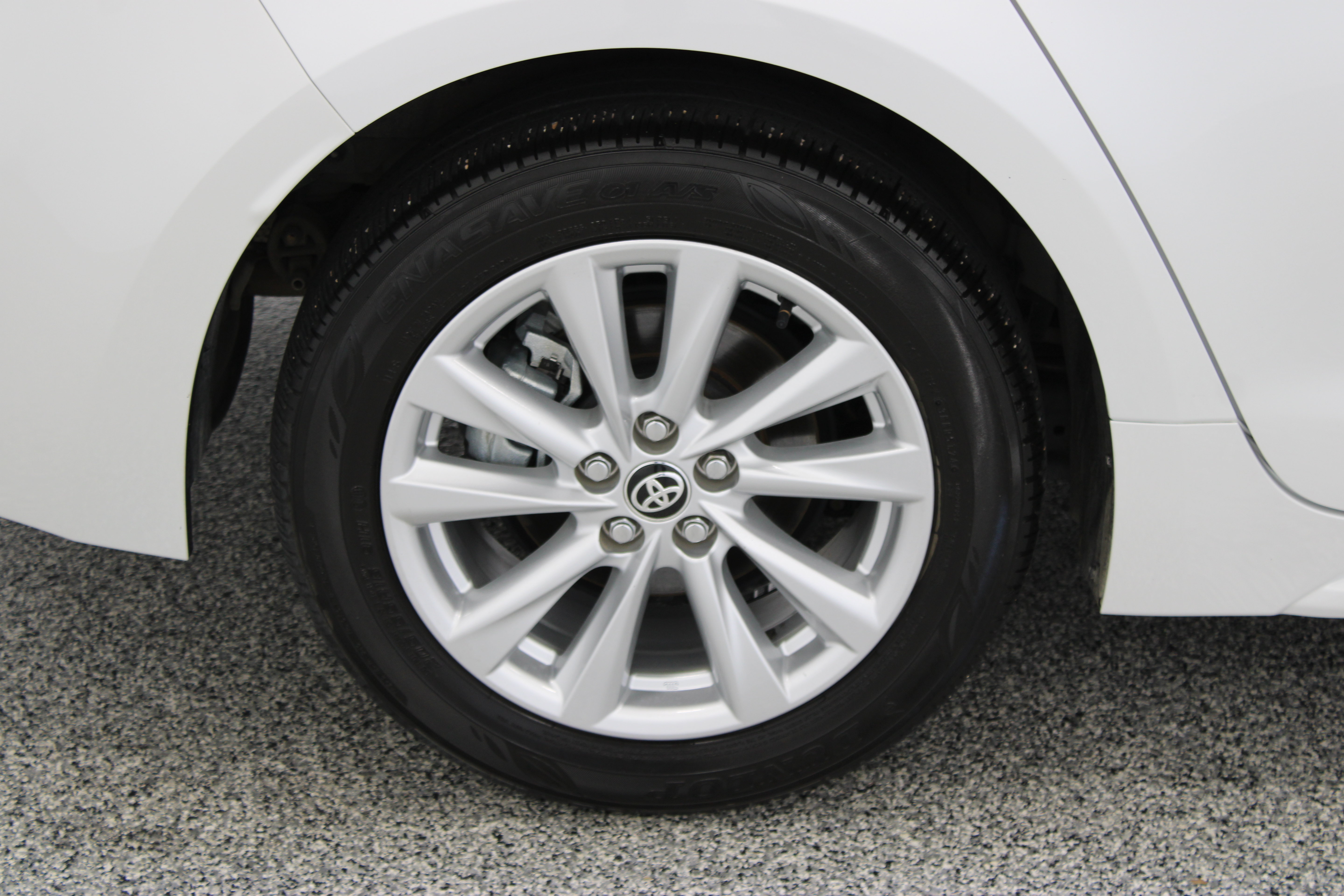 Used 2025 Toyota Corolla XLE FWD image 6