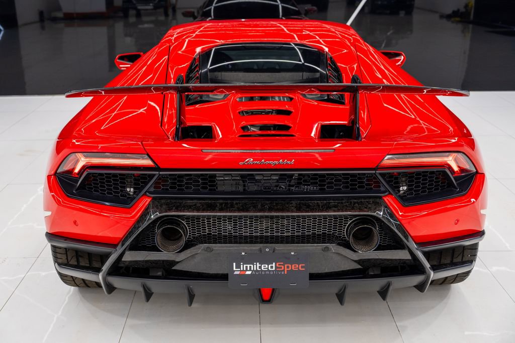 Used 2020 Lamborghini Huracan EVO image 15