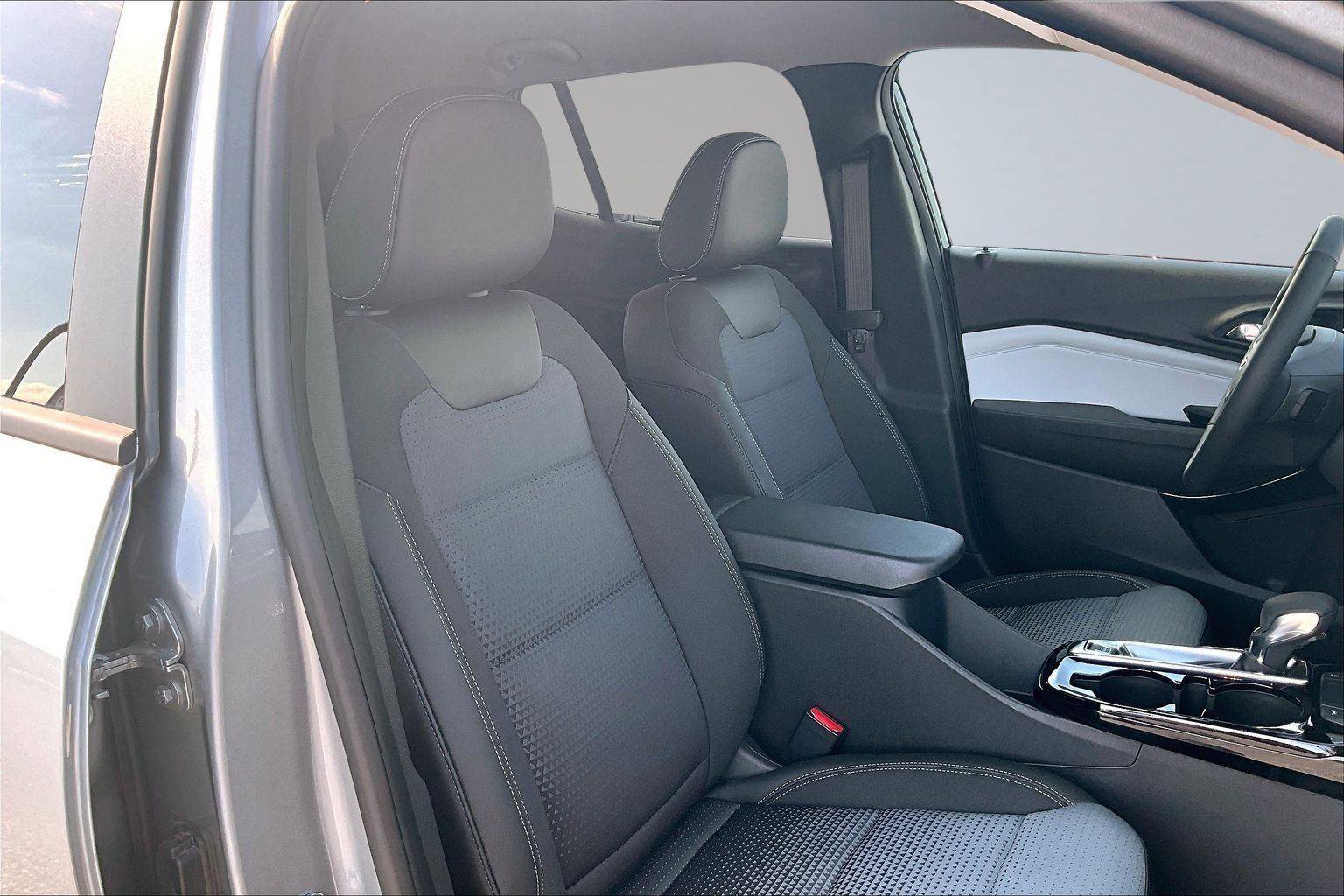 New 2025 Chevrolet Trax LT w/ LT Convenience Package image 16