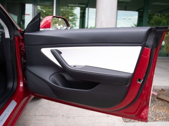 Used 2018 Tesla Model 3 image 19