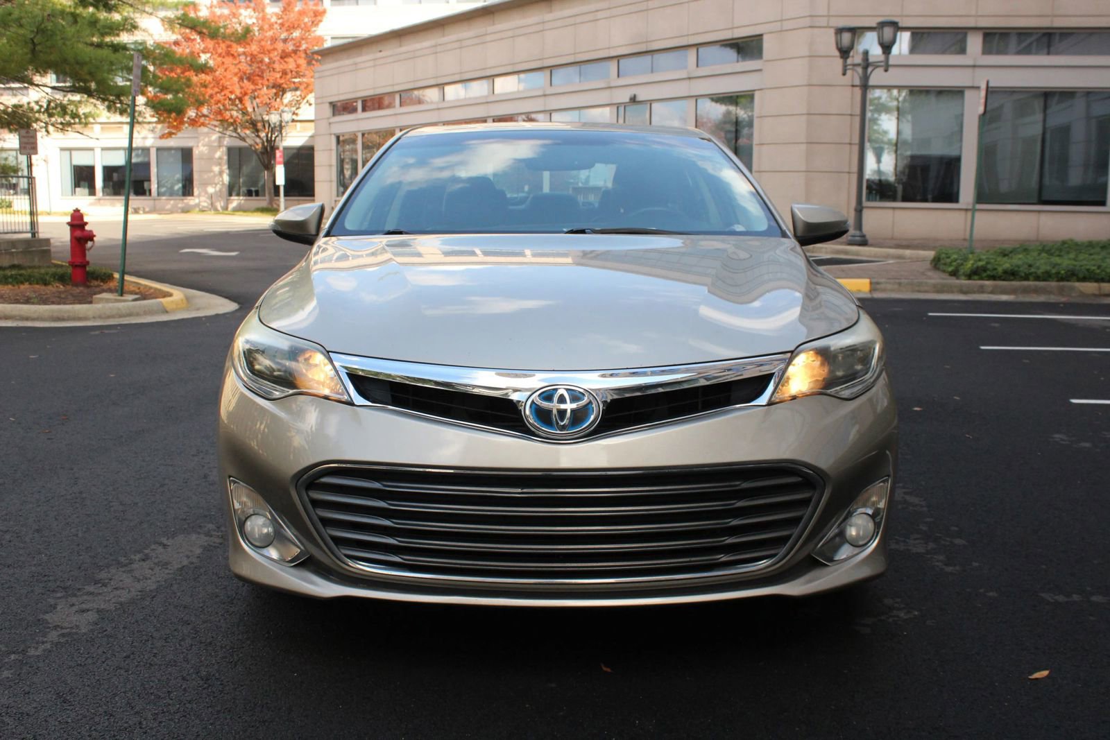 Used 2013 Toyota Avalon XLE Touring FWD image 3