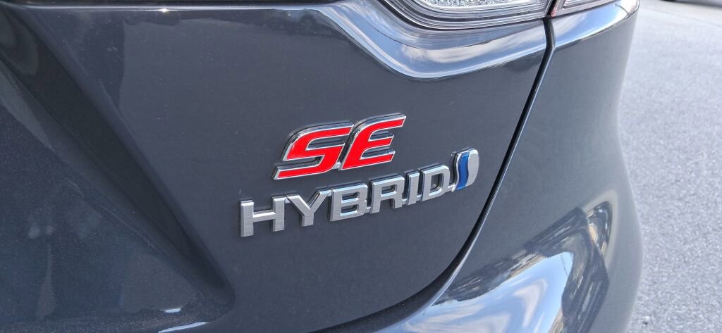 Used 2024 Toyota Corolla SE w/ SE Package image 22