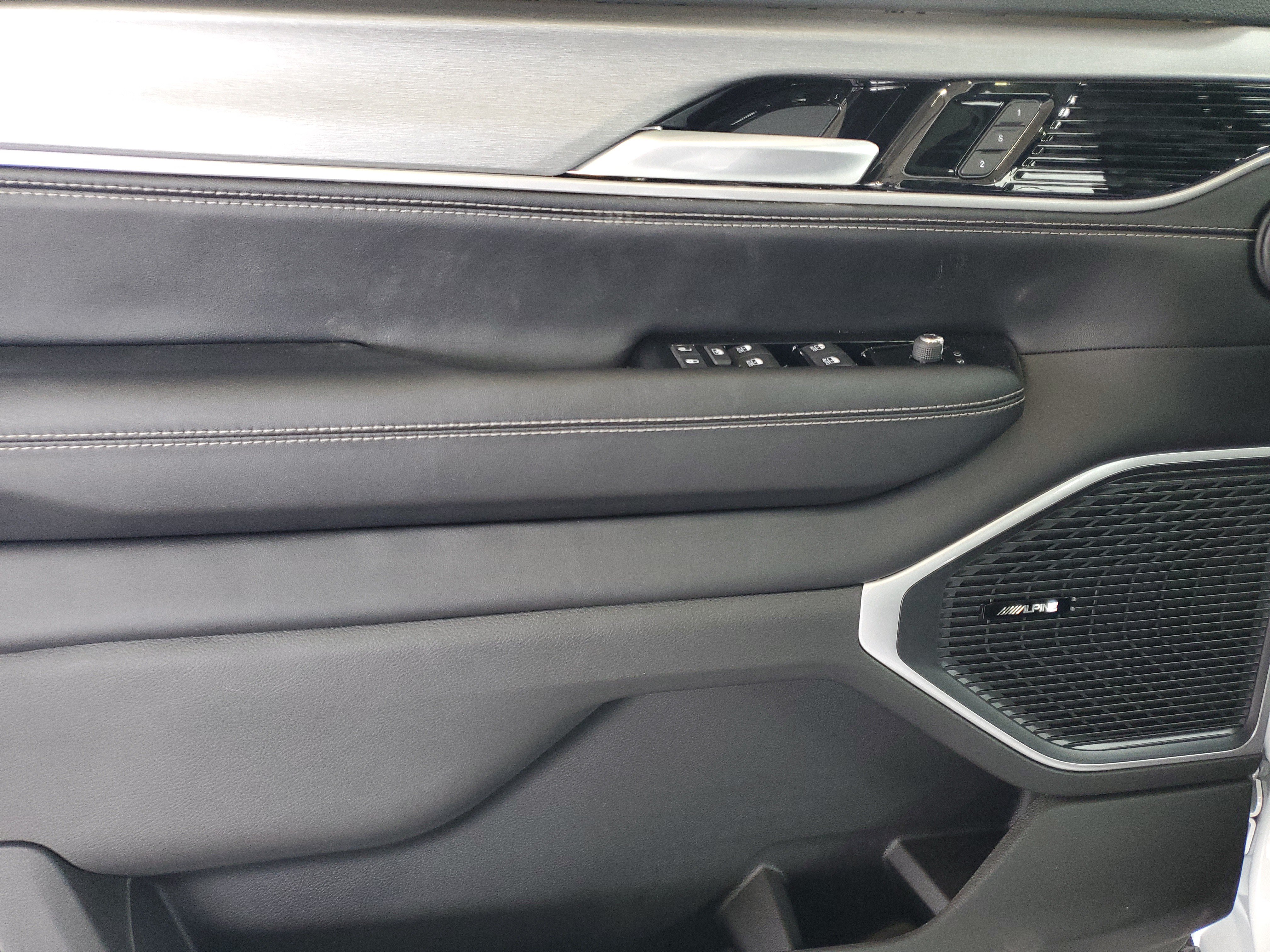 New 2025 Jeep Wagoneer Series II w/ Premium Group I AWD/4WD image 17