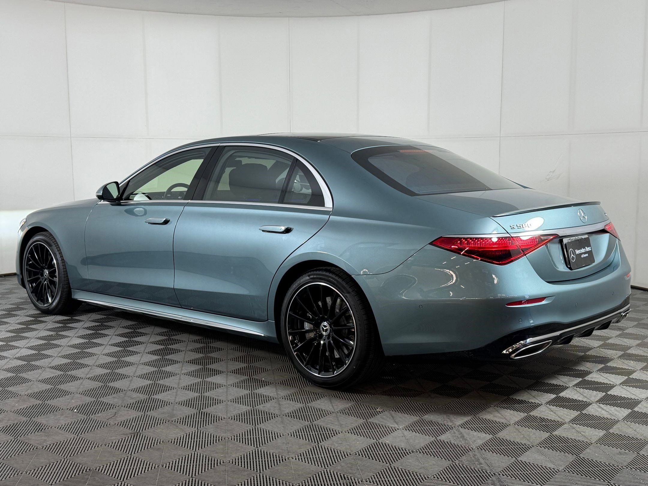 New 2026 Mercedes-Benz S 580 4MATIC Sedan image 3