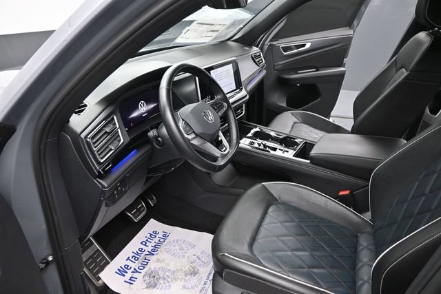 Used 2024 Volkswagen Atlas Cross Sport SEL Premium R-Line AWD/4WD image 17