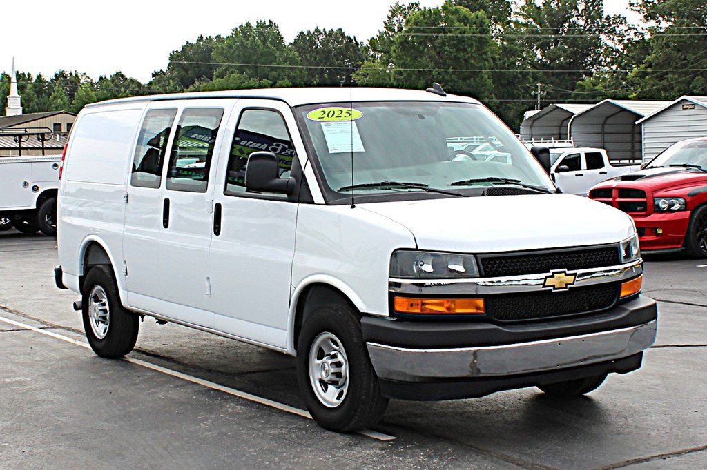 Used 2025 Chevrolet Express 2500 w/ Driver Convenience Package RWD image 2