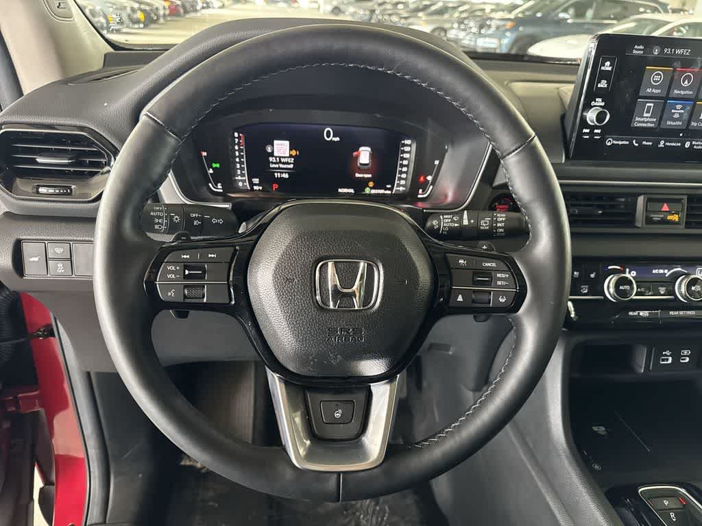 Used 2025 Honda Pilot Elite image 14