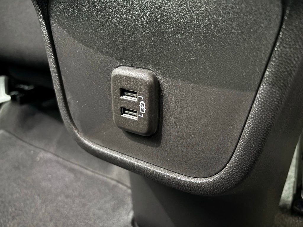 Used 2023 GMC Terrain SLE w/ Driver Convenience Package image 17