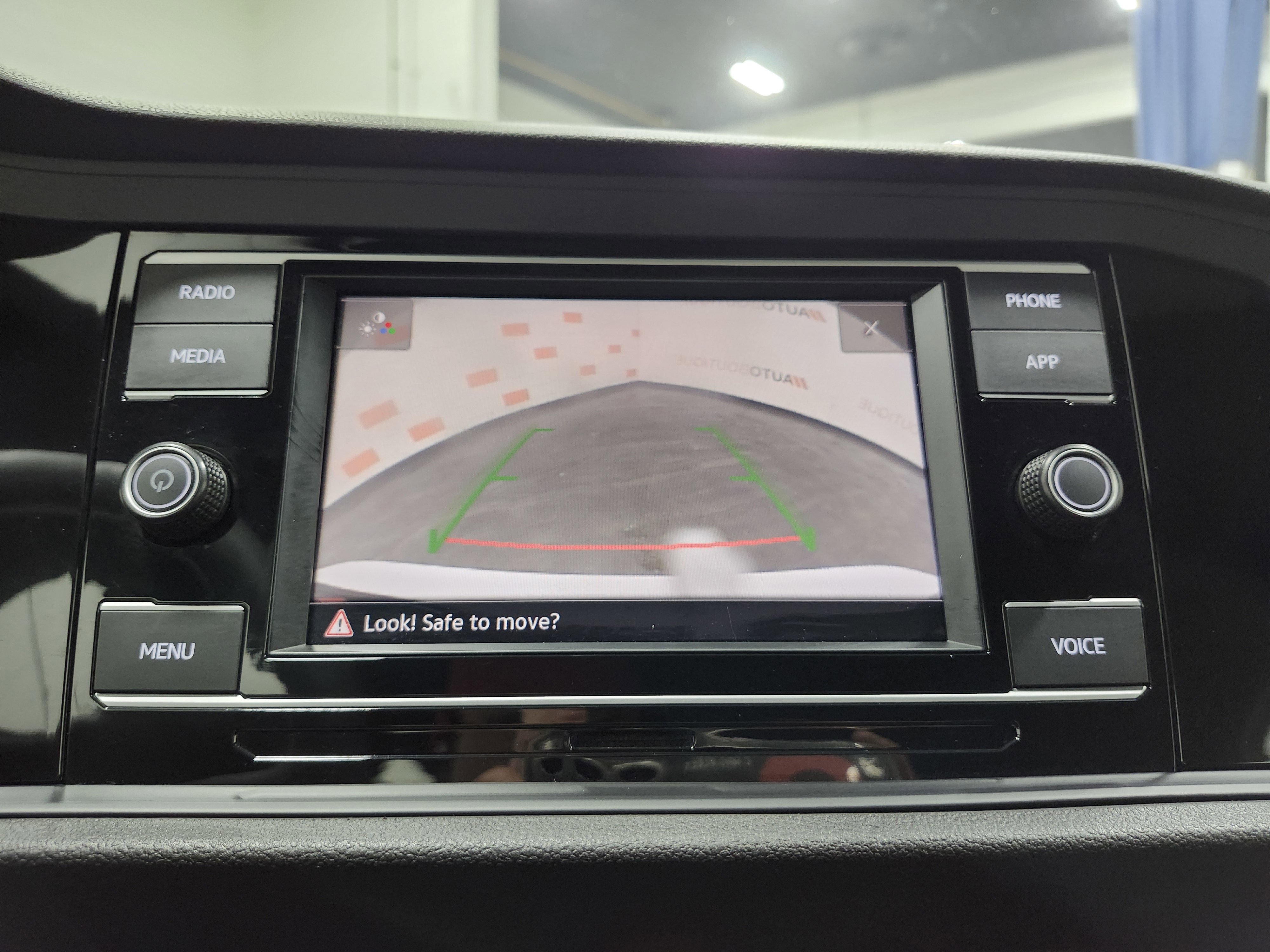 Used 2023 Volkswagen Jetta Sport image 2