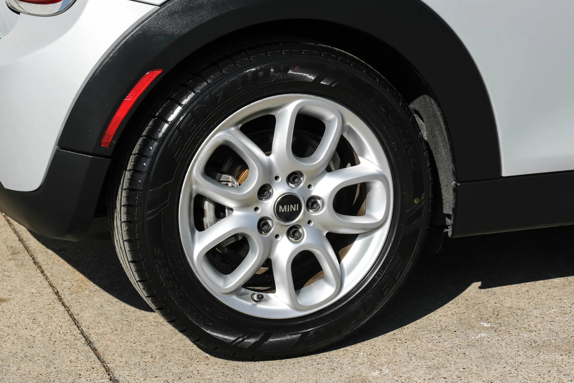 Used 2014 MINI Cooper 2-Door Hardtop image 44