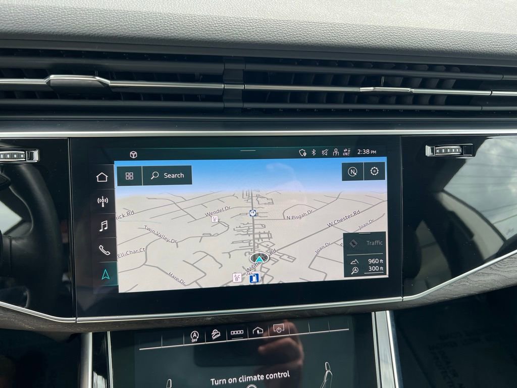 Used 2022 Audi Q8 Premium image 38