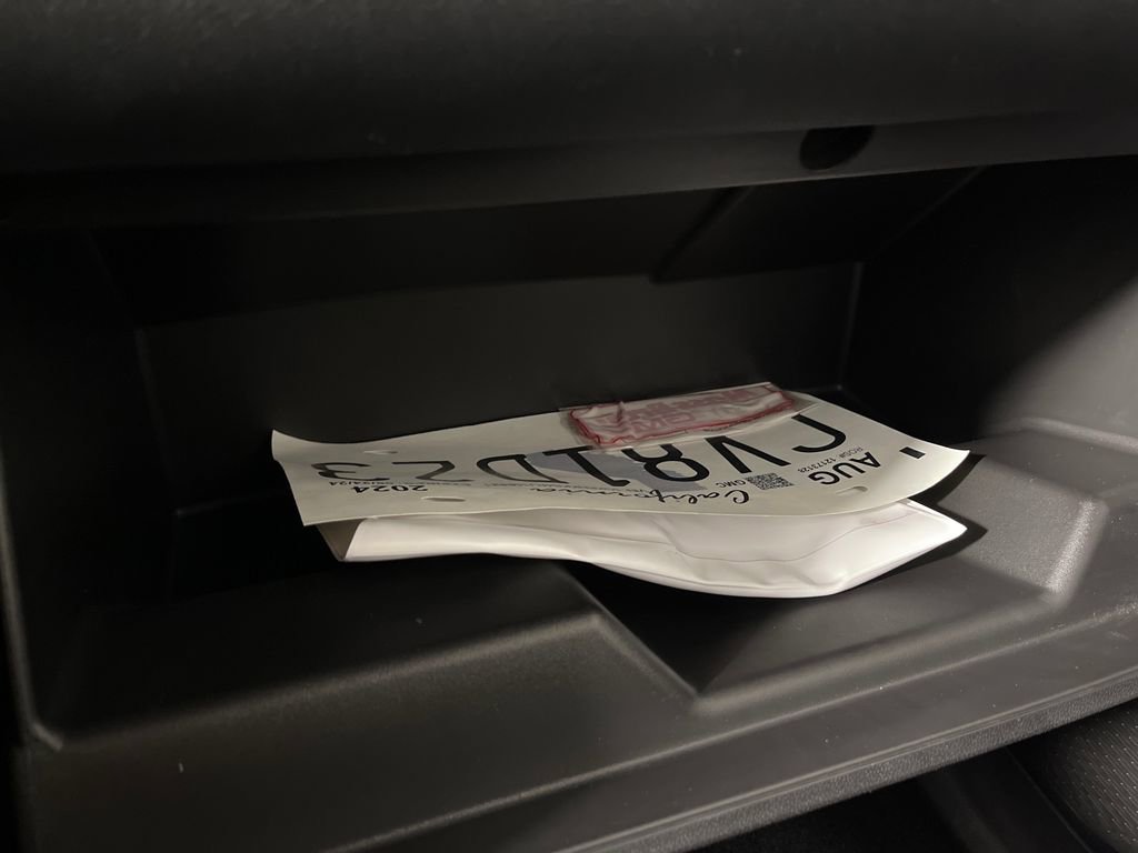 Used 2024 GMC Acadia Elevation image 25