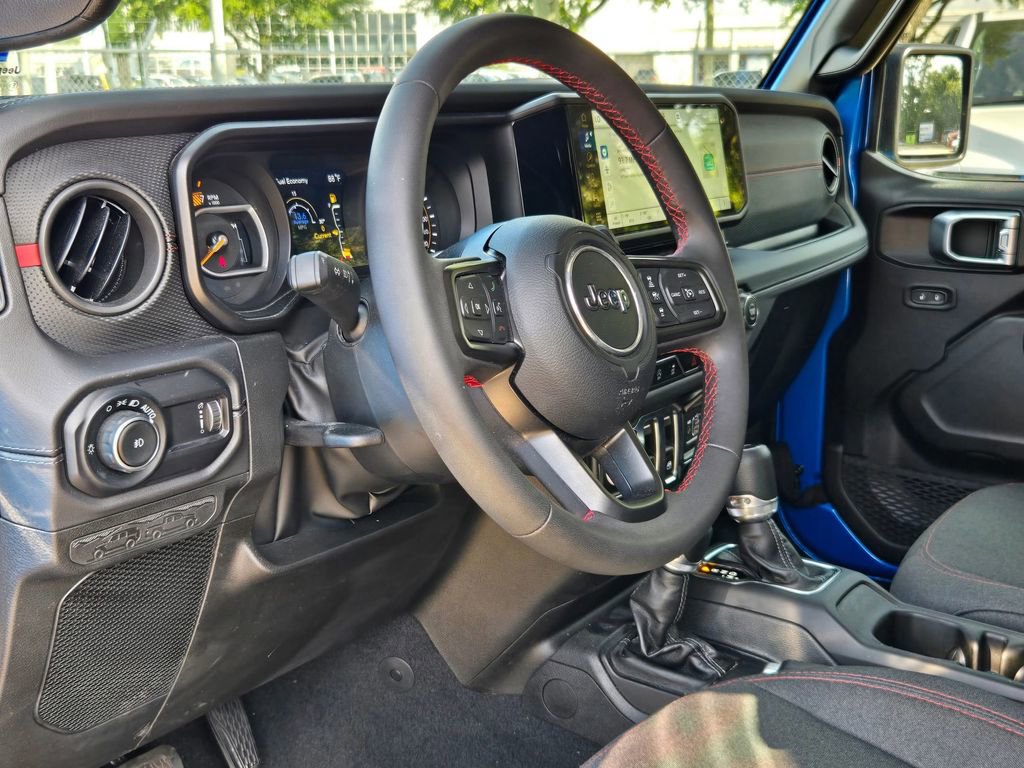 Used 2024 Jeep Wrangler Rubicon AWD/4WD image 13