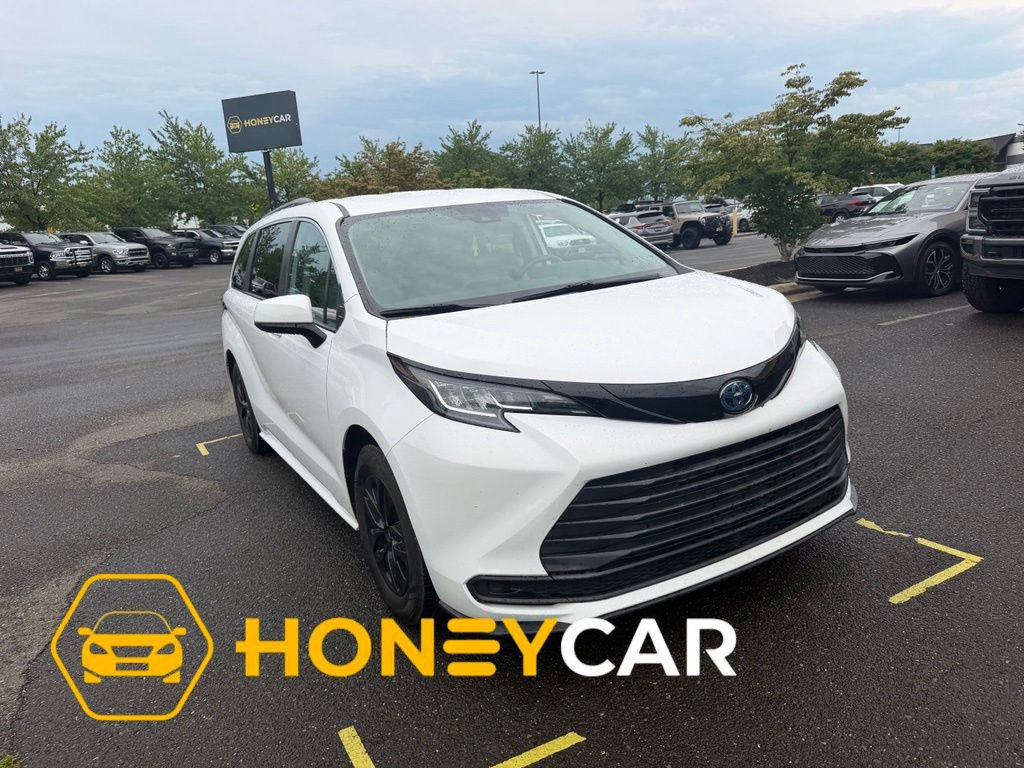Used 2022 Toyota Sienna LE