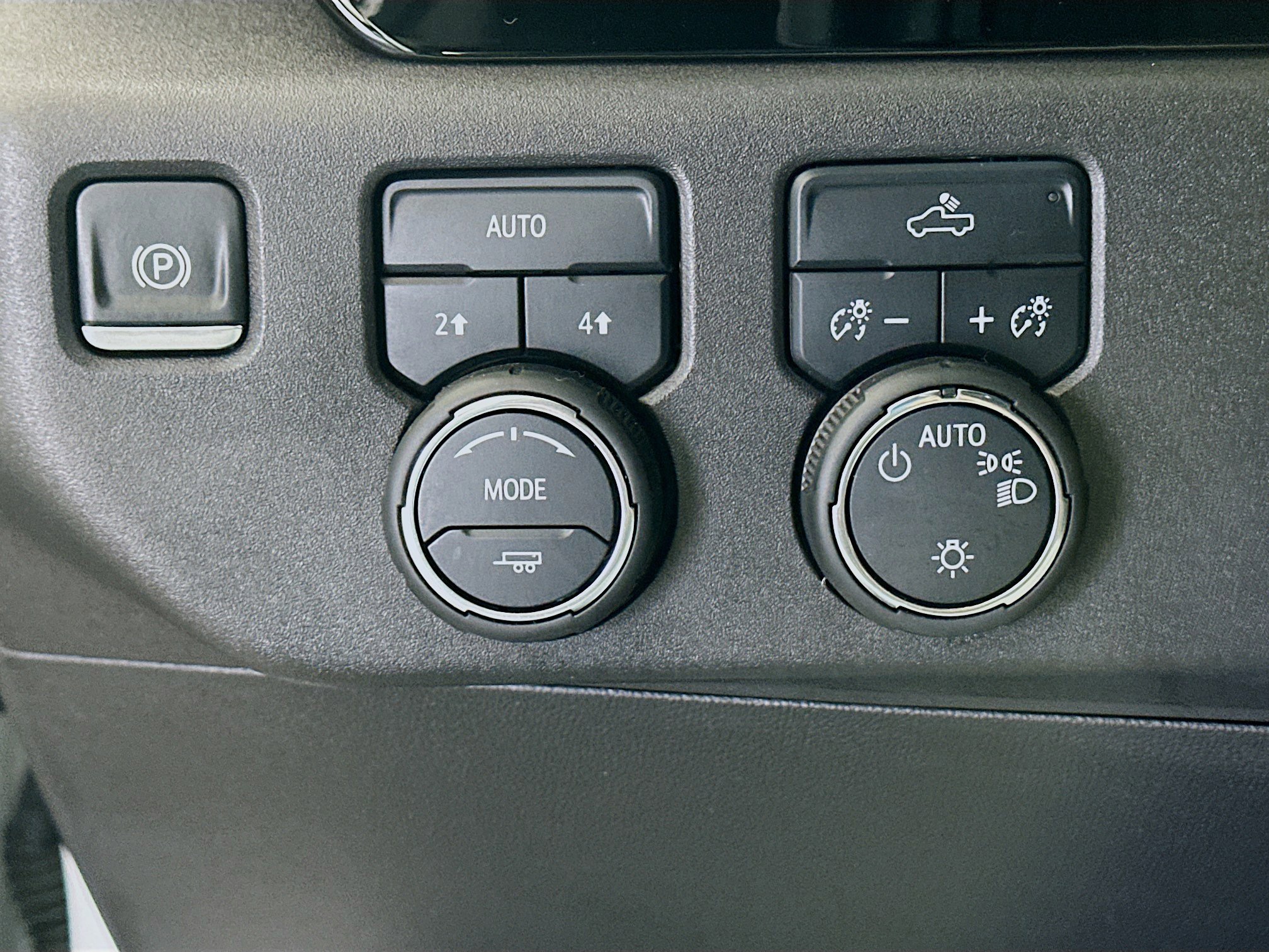 Used 2024 Chevrolet Silverado 1500 LT image 16