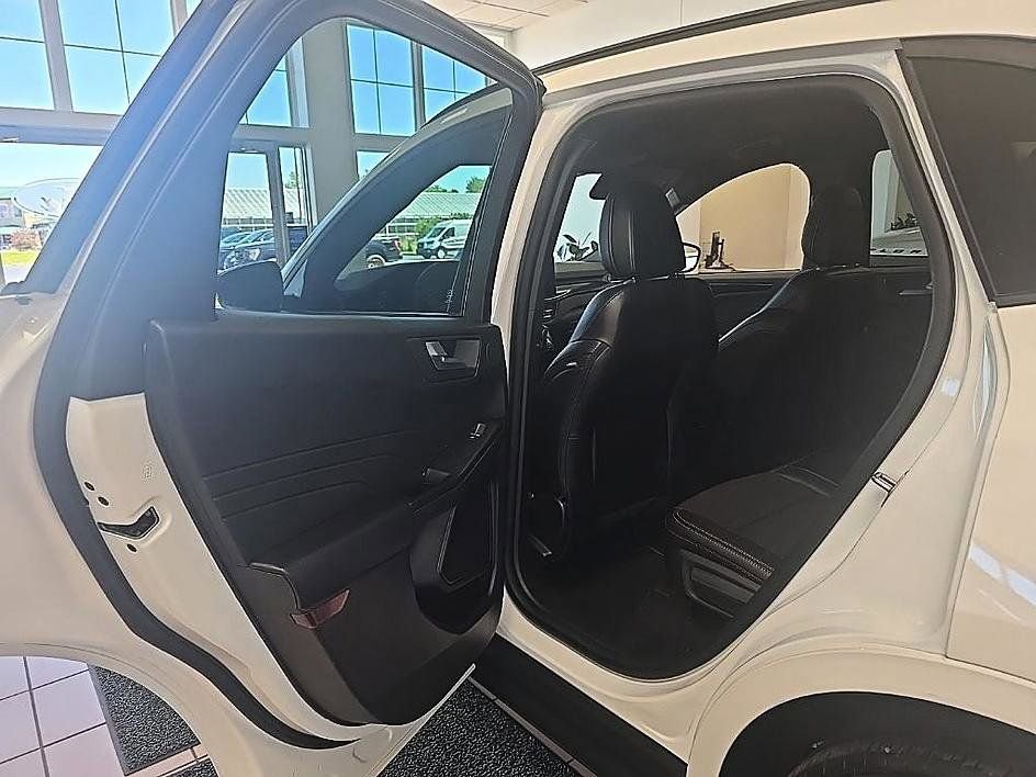 Used 2023 Ford Escape ST-Line Select w/ Tech Pack #2 AWD/4WD image 27