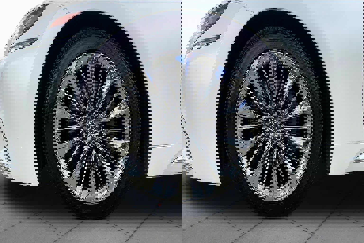 Used 2018 Lexus LS 500 w/ Interior Upgrade Package image 10