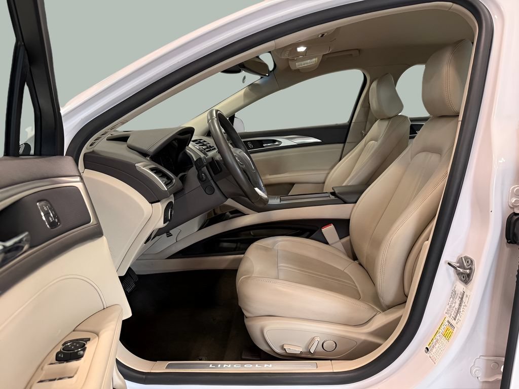 Used 2020 Lincoln MKZ w/ Convenience Package FWD image 13