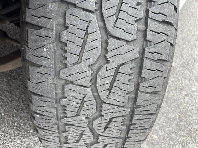 Used 2019 RAM 1500 Laramie AWD/4WD image 10